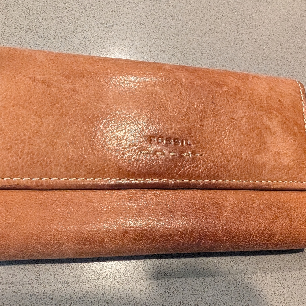 Fossil Leather Wallet in Tan Brown